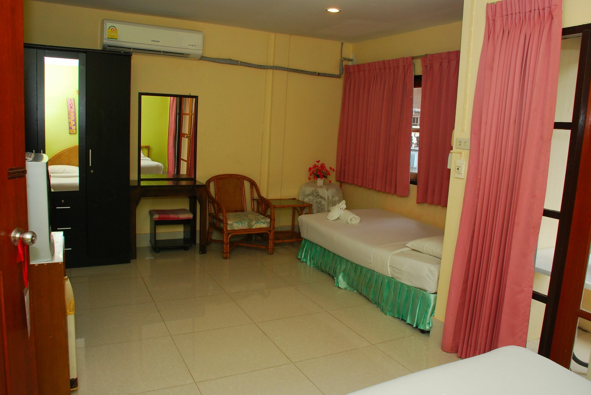 Nilawan Guesthouse Хуа Хин Екстериор снимка